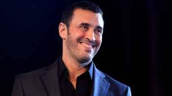 Kazem Al-Saher watches Iraq vs Jordan match ahead of Doha concert