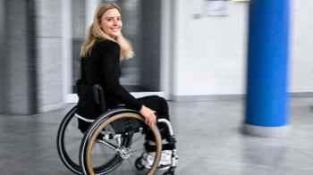 The first female engineer to travel to space in a wheelchair - video