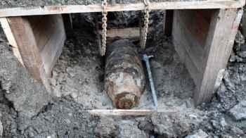 470Kilogram World War II bomb discovered- video