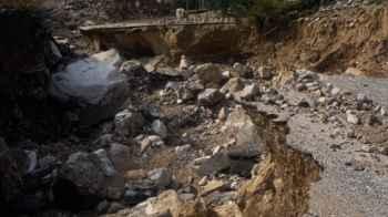 Divine providence saves lives from a disaster after the collapse of a street in Karak