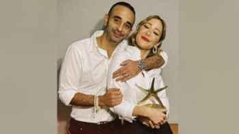 Menna Shalaby and Her Husband Ahmed Al-Janaini Begin the New Year by Performing Umrah