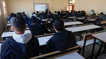 Students of the Islamic University in Gaza write the future under fire