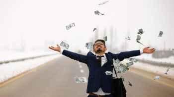 Cryptocurrency platform accidentally transfers billions of dollars to users