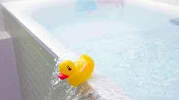 Father arrested after child drowns in bath tub