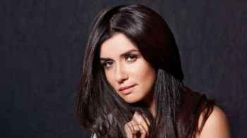 "Playing with dogs" exposes Ghada Adel to a fracture in her arm