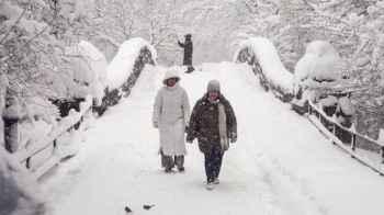 Snowstorm causes thousands of flight cancellations across the United States