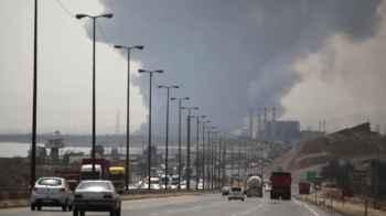 A massive fire engulfs a shoe factory – video