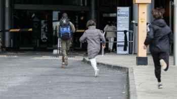 Iranian strike".. Tel Aviv residents flee in search of safety in shelters"
