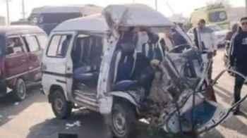 Death of a student and injuries to 11 others in a severe collision