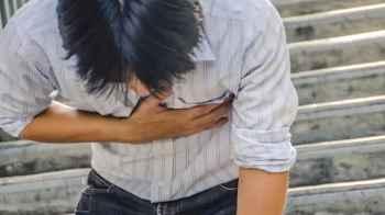 Video" Sparks Outrage After Man Dies on the Street Without Bystanders Intervening"