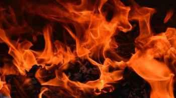 Minutes of danger.. a fire engulfs a family home in Amman with no injuries