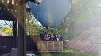 “Video” captures emergency landing of a large hot air balloon in an American couple’s backyard