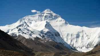 Australian climber continues Everest ascent from sea level in record bid