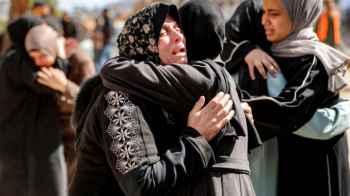 Tears burn the cheeks in the face of the harshness of the pains in Gaza