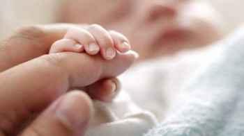 An Iraqi woman gives birth to triplets after 20 years of waiting