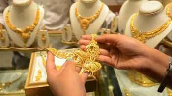 A noticeable decline in gold prices in Jordan on Monday