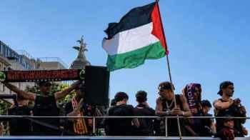 Lamine Yamal ignites social media by raising the Palestinian flag during Barcelona’s celebrations